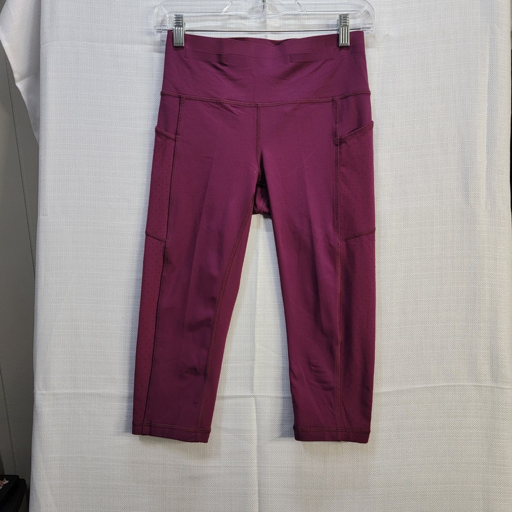 Lululemon Magenta Tight Stuff Crop Capri Leggings